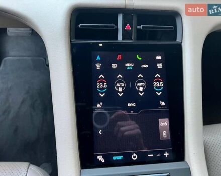 Черный Порше Тайкан, объемом двигателя 0 л и пробегом 41 тыс. км за 49980 $, фото 30 на Automoto.ua