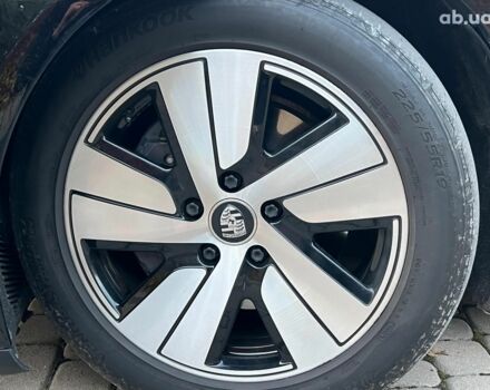 Черный Порше Тайкан, объемом двигателя 0 л и пробегом 41 тыс. км за 49980 $, фото 6 на Automoto.ua