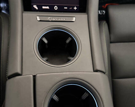 Черный Порше Тайкан, объемом двигателя 0 л и пробегом 11 тыс. км за 83333 $, фото 106 на Automoto.ua