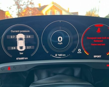 Черный Порше Тайкан, объемом двигателя 0 л и пробегом 41 тыс. км за 49980 $, фото 28 на Automoto.ua