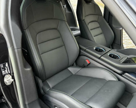 Черный Порше Тайкан, объемом двигателя 0 л и пробегом 11 тыс. км за 83333 $, фото 90 на Automoto.ua