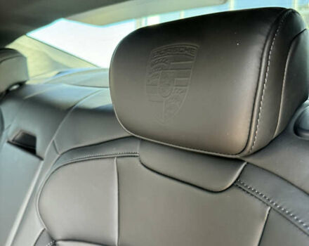 Черный Порше Тайкан, объемом двигателя 0 л и пробегом 40 тыс. км за 88500 $, фото 24 на Automoto.ua