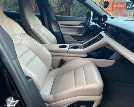 Черный Порше Тайкан, объемом двигателя 0 л и пробегом 41 тыс. км за 49980 $, фото 21 на Automoto.ua