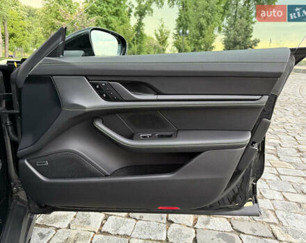 Черный Порше Тайкан, объемом двигателя 0 л и пробегом 11 тыс. км за 83333 $, фото 84 на Automoto.ua