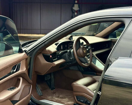 Чорний Порше Тайкан, об'ємом двигуна 0 л та пробігом 29 тис. км за 63000 $, фото 9 на Automoto.ua