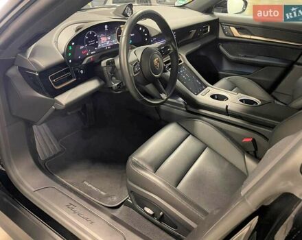 Черный Порше Тайкан, объемом двигателя 0 л и пробегом 43 тыс. км за 70000 $, фото 3 на Automoto.ua