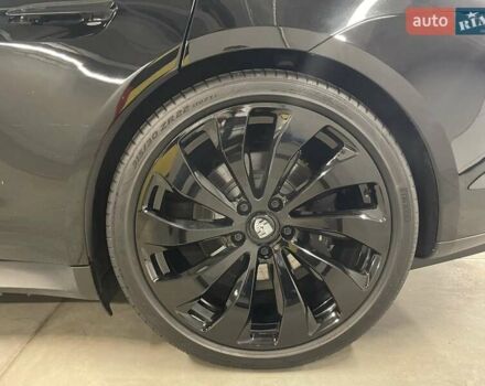 Черный Порше Тайкан, объемом двигателя 0 л и пробегом 43 тыс. км за 70000 $, фото 33 на Automoto.ua