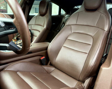 Чорний Порше Тайкан, об'ємом двигуна 0 л та пробігом 29 тис. км за 63000 $, фото 11 на Automoto.ua