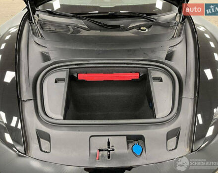 Черный Порше Тайкан, объемом двигателя 0 л и пробегом 32 тыс. км за 88000 $, фото 8 на Automoto.ua