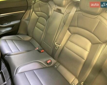 Черный Порше Тайкан, объемом двигателя 0 л и пробегом 43 тыс. км за 70000 $, фото 19 на Automoto.ua