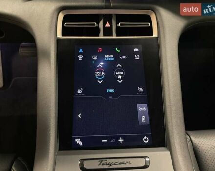 Черный Порше Тайкан, объемом двигателя 0 л и пробегом 43 тыс. км за 70000 $, фото 11 на Automoto.ua