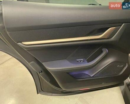 Черный Порше Тайкан, объемом двигателя 0 л и пробегом 43 тыс. км за 70000 $, фото 15 на Automoto.ua