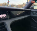 Фиолетовый Порше Тайкан, объемом двигателя 0 л и пробегом 14 тыс. км за 56400 $, фото 56 на Automoto.ua