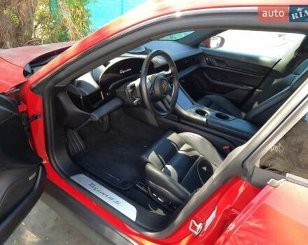 Красный Порше Тайкан, объемом двигателя 0 л и пробегом 32 тыс. км за 45000 $, фото 7 на Automoto.ua