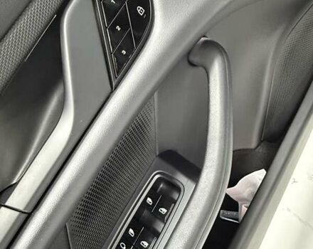 Красный Порше Тайкан, объемом двигателя 0 л и пробегом 35 тыс. км за 63000 $, фото 31 на Automoto.ua