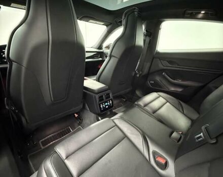 Красный Порше Тайкан, объемом двигателя 0 л и пробегом 35 тыс. км за 63000 $, фото 33 на Automoto.ua