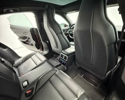 Красный Порше Тайкан, объемом двигателя 0 л и пробегом 35 тыс. км за 63000 $, фото 36 на Automoto.ua