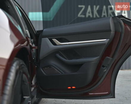 Красный Порше Тайкан, объемом двигателя 0 л и пробегом 8 тыс. км за 125500 $, фото 46 на Automoto.ua