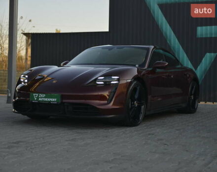 Красный Порше Тайкан, объемом двигателя 0 л и пробегом 8 тыс. км за 125500 $, фото 3 на Automoto.ua