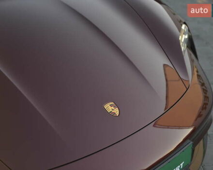 Красный Порше Тайкан, объемом двигателя 0 л и пробегом 8 тыс. км за 125500 $, фото 10 на Automoto.ua