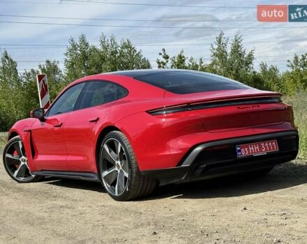 Красный Порше Тайкан, объемом двигателя 0 л и пробегом 60 тыс. км за 73800 $, фото 15 на Automoto.ua