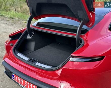 Красный Порше Тайкан, объемом двигателя 0 л и пробегом 60 тыс. км за 73800 $, фото 38 на Automoto.ua