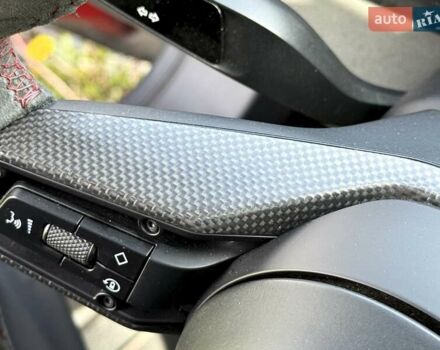 Красный Порше Тайкан, объемом двигателя 0 л и пробегом 60 тыс. км за 73800 $, фото 63 на Automoto.ua