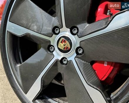 Красный Порше Тайкан, объемом двигателя 0 л и пробегом 60 тыс. км за 73800 $, фото 31 на Automoto.ua