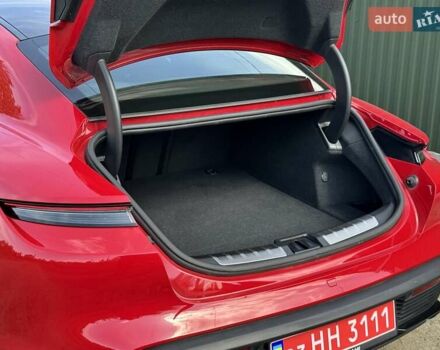 Красный Порше Тайкан, объемом двигателя 0 л и пробегом 60 тыс. км за 73800 $, фото 39 на Automoto.ua