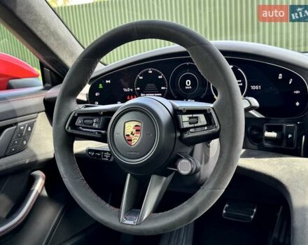 Красный Порше Тайкан, объемом двигателя 0 л и пробегом 60 тыс. км за 73800 $, фото 71 на Automoto.ua