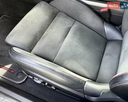 Красный Порше Тайкан, объемом двигателя 0 л и пробегом 60 тыс. км за 73800 $, фото 50 на Automoto.ua