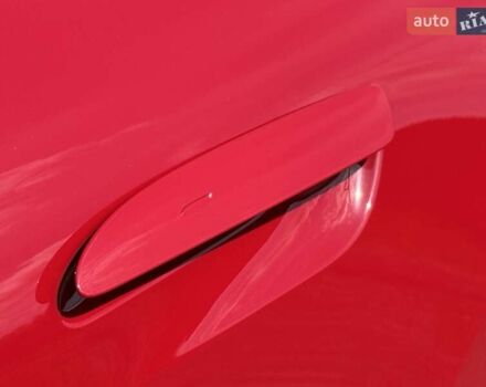 Красный Порше Тайкан, объемом двигателя 0 л и пробегом 60 тыс. км за 73800 $, фото 26 на Automoto.ua