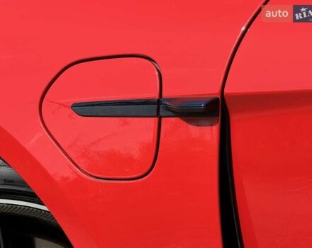 Красный Порше Тайкан, объемом двигателя 0 л и пробегом 60 тыс. км за 73800 $, фото 25 на Automoto.ua