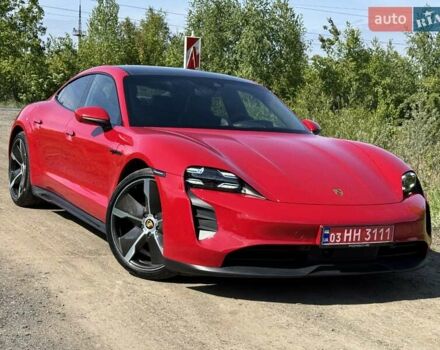 Красный Порше Тайкан, объемом двигателя 0 л и пробегом 60 тыс. км за 73800 $, фото 4 на Automoto.ua