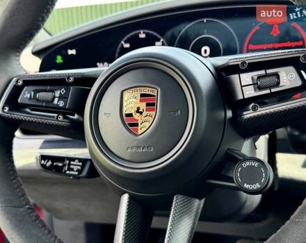 Красный Порше Тайкан, объемом двигателя 0 л и пробегом 60 тыс. км за 73800 $, фото 62 на Automoto.ua
