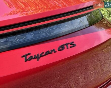 Красный Порше Тайкан, объемом двигателя 0 л и пробегом 60 тыс. км за 73800 $, фото 19 на Automoto.ua