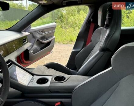 Красный Порше Тайкан, объемом двигателя 0 л и пробегом 60 тыс. км за 73800 $, фото 78 на Automoto.ua