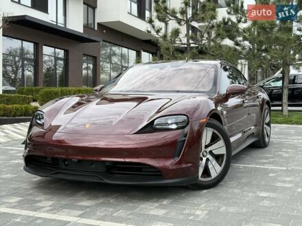 Порше Тайкан 2023 в Ужгороде на Automoto.ua Красный Порше Тайкан, объемом двигателя 0 л и пробегом 15 тыс. км за 55000 $, фото 1 на Automoto.ua