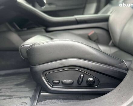 Порше Тайкан, объемом двигателя 0 л и пробегом 69 тыс. км за 52000 $, фото 16 на Automoto.ua