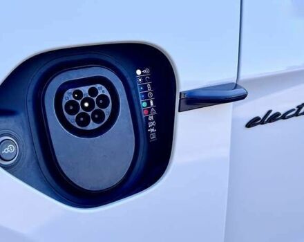 Порше Тайкан 2020 в Киеве на Automoto.ua Порше Тайкан, объемом двигателя 0 л и пробегом 18 тыс. км за 95555 $, фото 16 на Automoto.ua