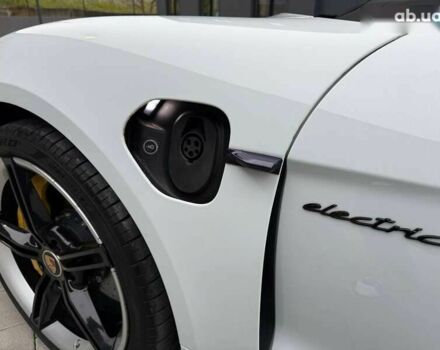 Порше Тайкан, объемом двигателя 0 л и пробегом 43 тыс. км за 71000 $, фото 4 на Automoto.ua