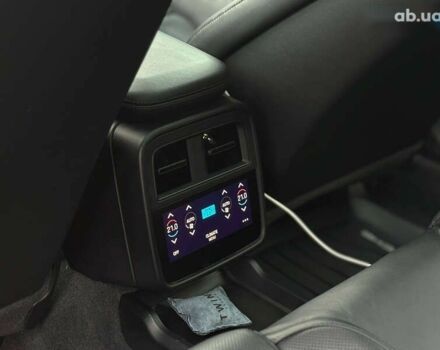 Порше Тайкан, объемом двигателя 0 л и пробегом 69 тыс. км за 52000 $, фото 19 на Automoto.ua