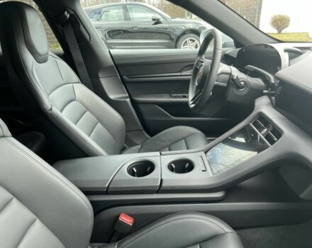 Порше Тайкан, объемом двигателя 0 л и пробегом 0 тыс. км за 144327 $, фото 27 на Automoto.ua