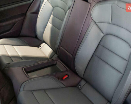 Порше Тайкан, объемом двигателя 0 л и пробегом 0 тыс. км за 112146 $, фото 11 на Automoto.ua