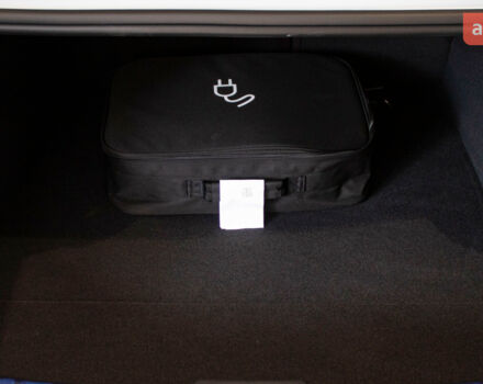 Порше Тайкан, объемом двигателя 0 л и пробегом 0 тыс. км за 100341 $, фото 22 на Automoto.ua