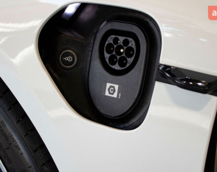 Порше Тайкан, объемом двигателя 0 л и пробегом 0 тыс. км за 112146 $, фото 28 на Automoto.ua