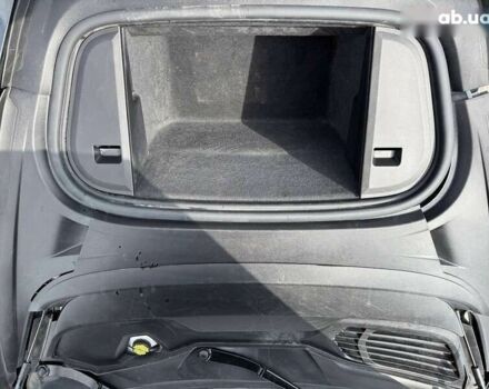 Порше Тайкан, объемом двигателя 0 л и пробегом 55 тыс. км за 32000 $, фото 14 на Automoto.ua