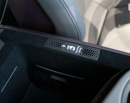 Порше Тайкан, объемом двигателя 0 л и пробегом 0 тыс. км за 100341 $, фото 23 на Automoto.ua