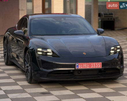 Серый Порше Тайкан, объемом двигателя 0 л и пробегом 129 тыс. км за 53500 $, фото 12 на Automoto.ua