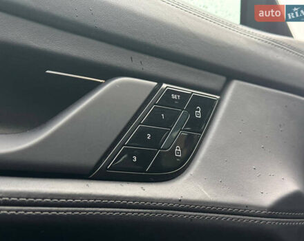 Серый Порше Тайкан, объемом двигателя 0 л и пробегом 69 тыс. км за 52000 $, фото 14 на Automoto.ua